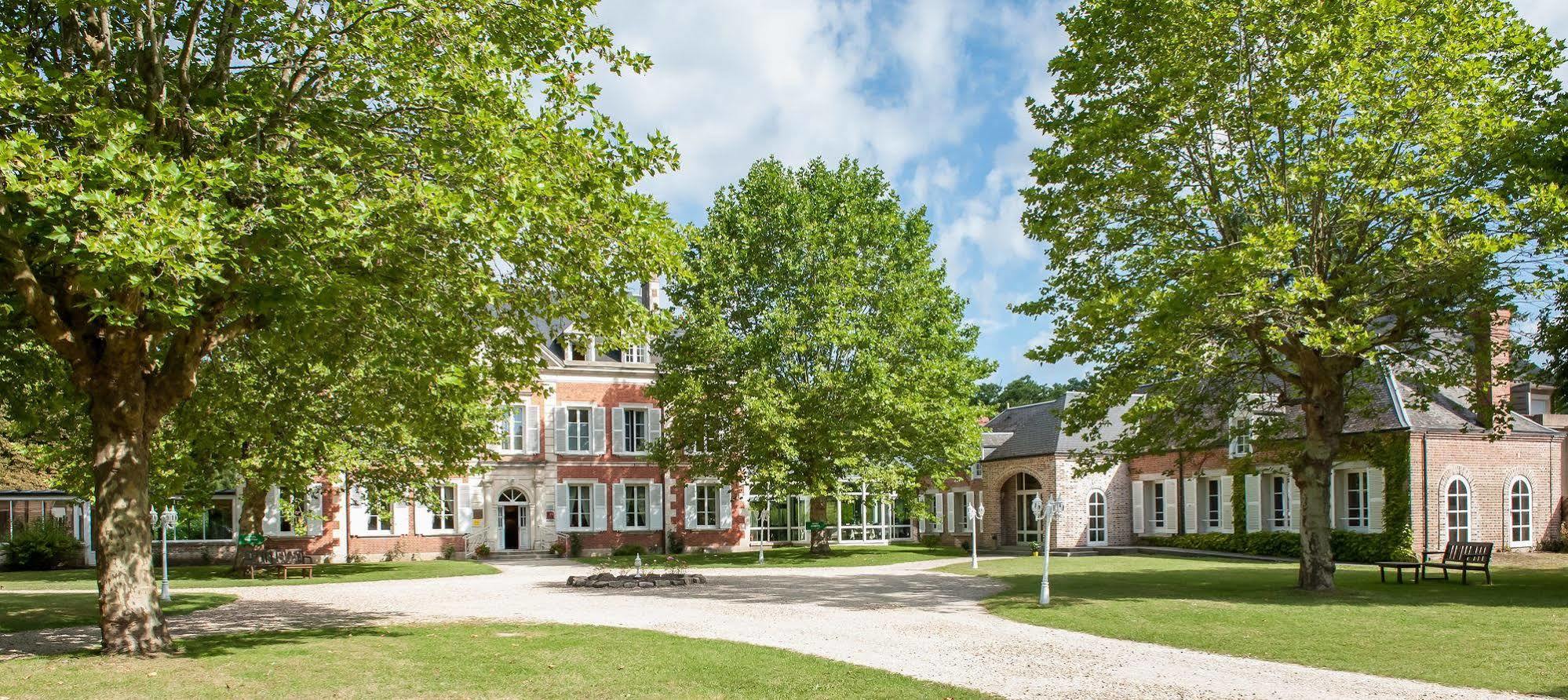 Logis Domaine De Valaudran Hotel Salbris Exterior foto